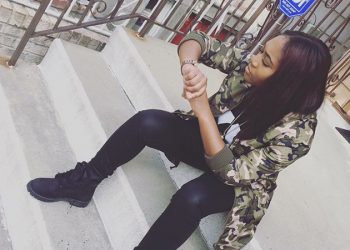 Crystal Tais – Sign Here