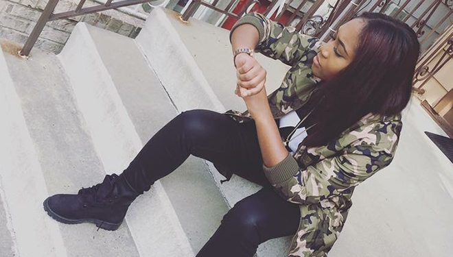 Crystal Tais – Sign Here