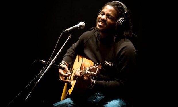 Overstand The Strings: Nnamdi Robinson