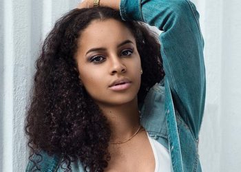 Lindsay Harley AIMs Beyond the Stars